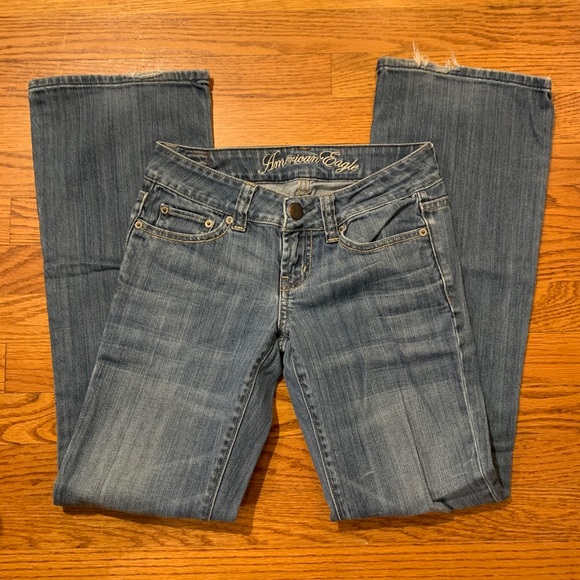 American Eagle Outfitters jeans. Low rise